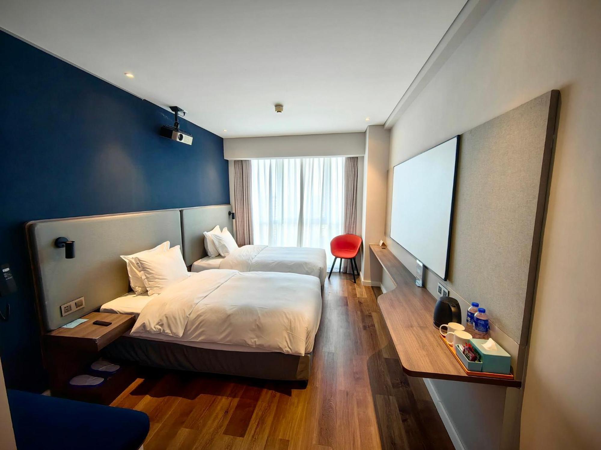 Holiday Inn Express Liyang Huafu By Ihg Exterior photo